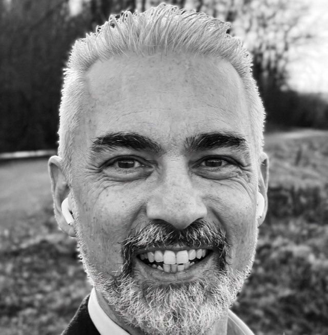 Michel Guldner, fondateur de PROLIVE, portrait en noir et blanc